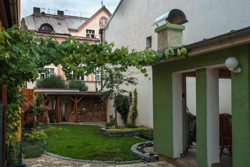 Penzion U Vinotéky Nymburk Kültér fotó