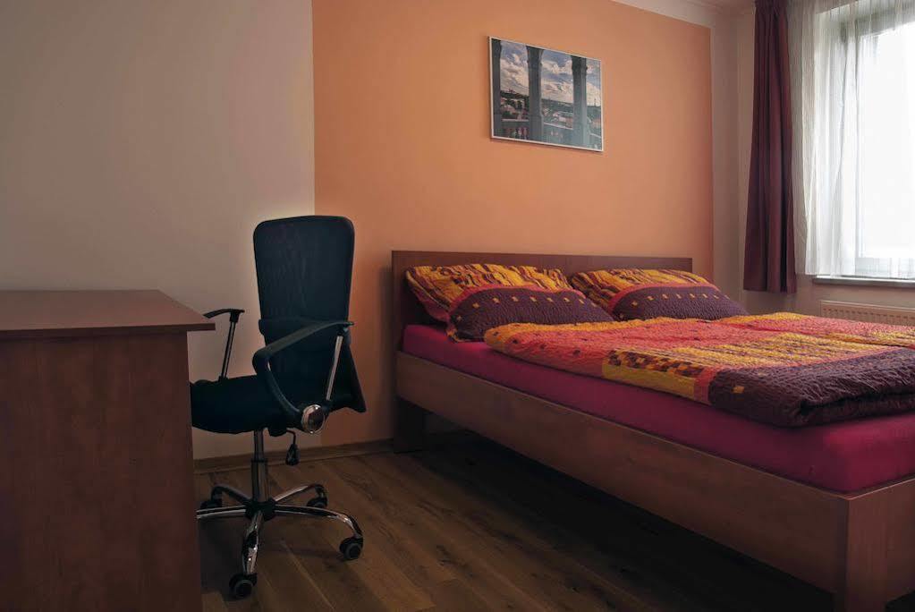 Penzion U Vinotéky Nymburk Kültér fotó